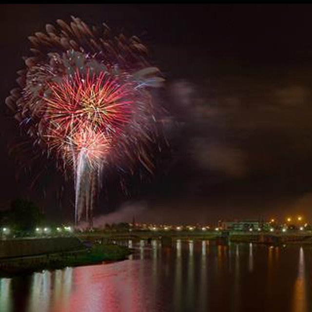 Riverscape Downtown Fireworks